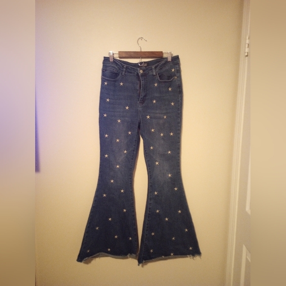 Judy Blue Women's Super Flare Star Embroidered Jeans - Picture 2 of 13